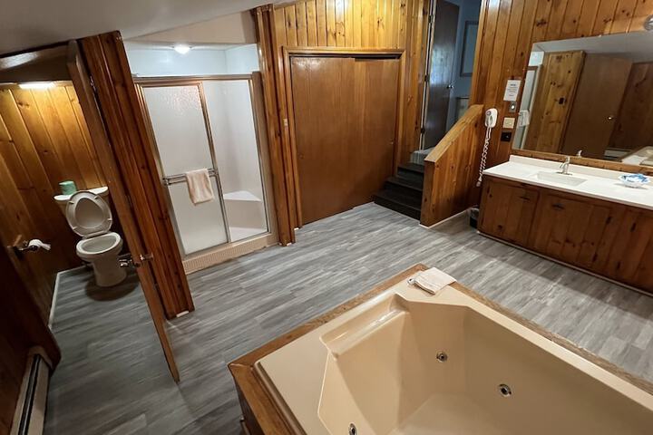 Room 7 of 24