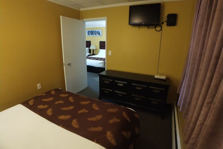 Room 18 of 48