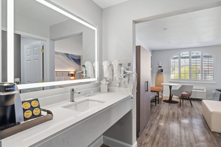 Hotel Skye SFO