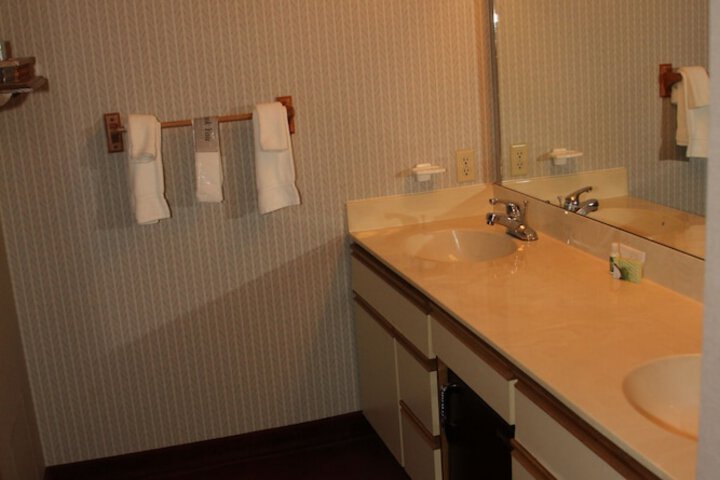 Room 70 of 132