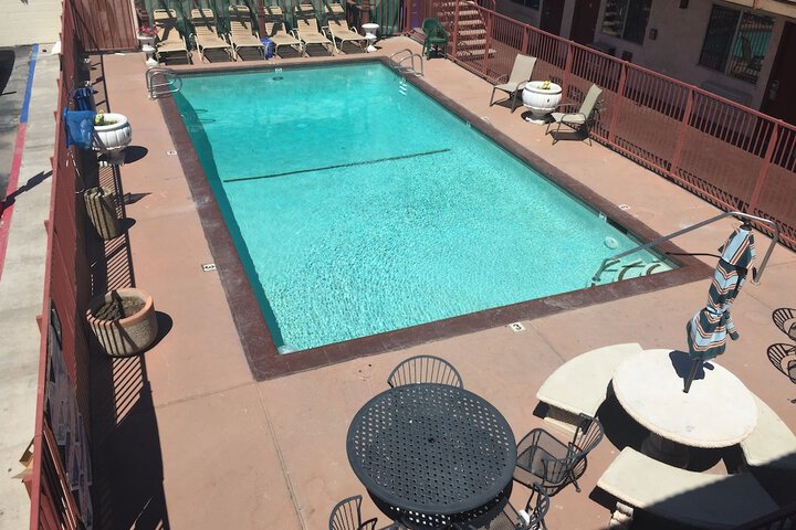 Sundeck 34 of 38