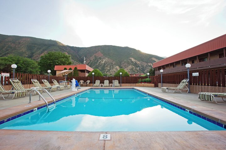 Pool 4 of 44