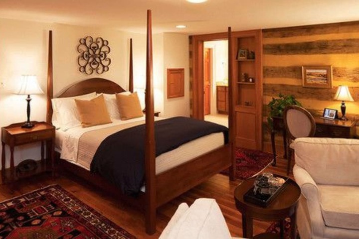 Hillbrook Inn