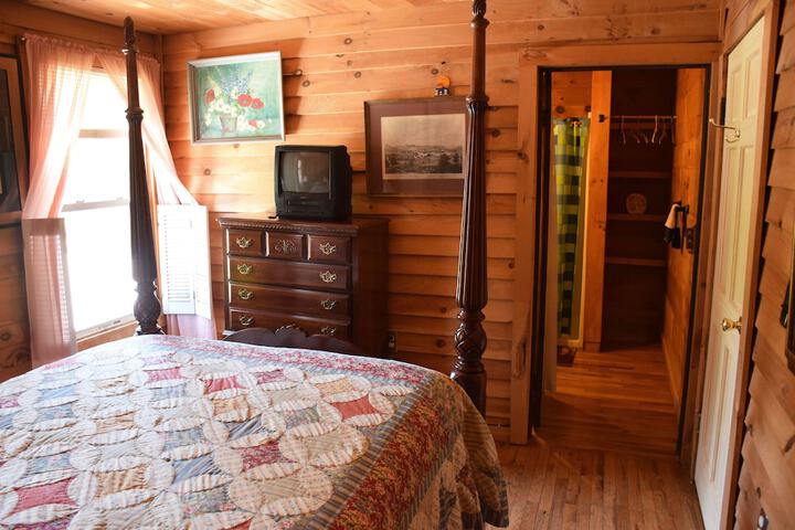 Room 25 of 127