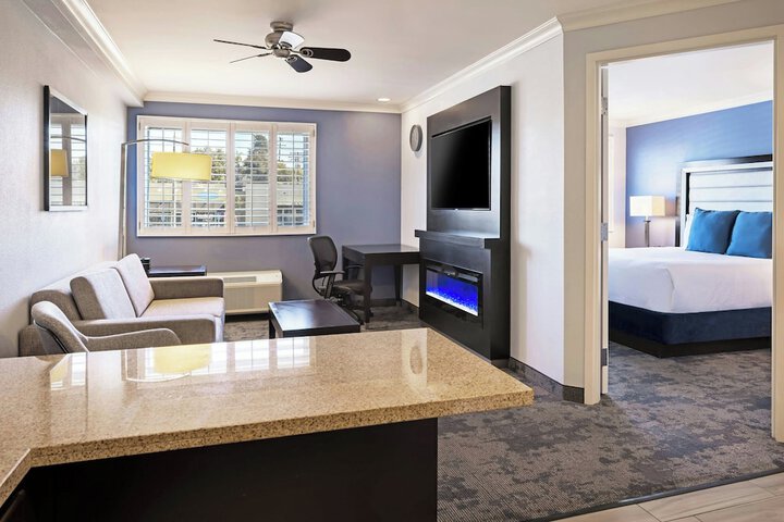 City Express by Marriott Manhattan Beach
