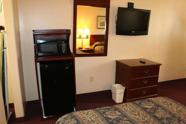 Room 4 of 5