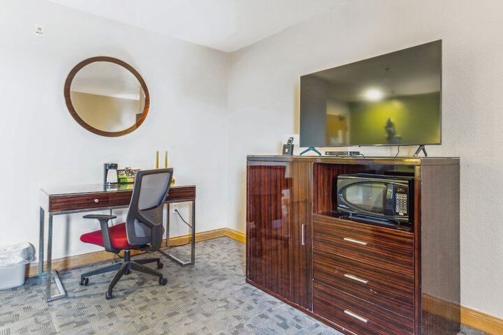 Room 42 of 72