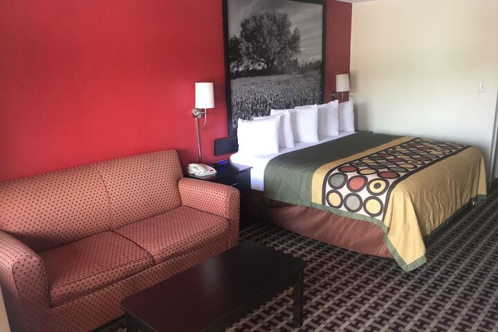 Room 12 of 28