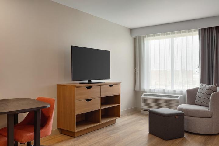 LivSmart Studios by Hilton Kokomo
