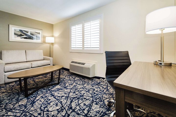 Room 14 of 30