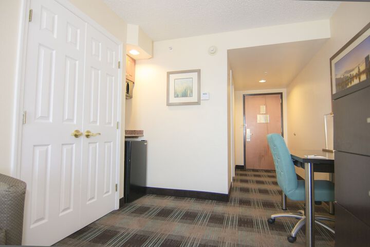 Room 16 of 33