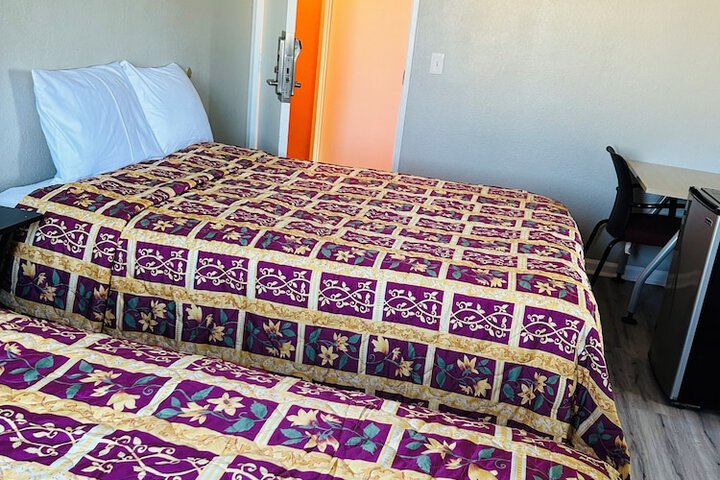 Room 13 of 17