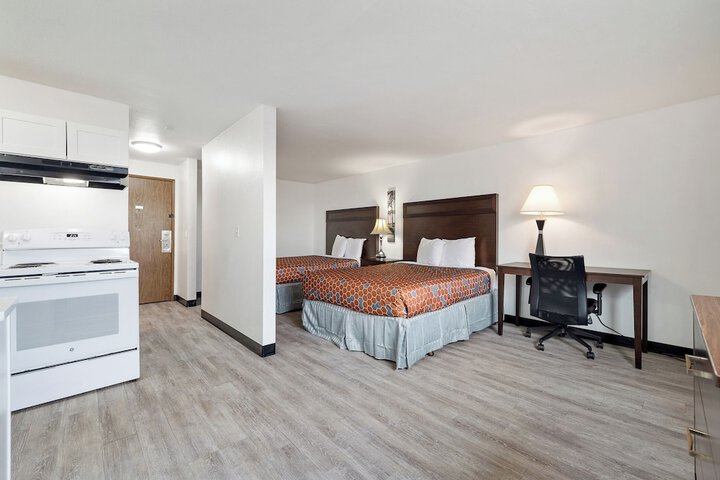 Room 12 of 25