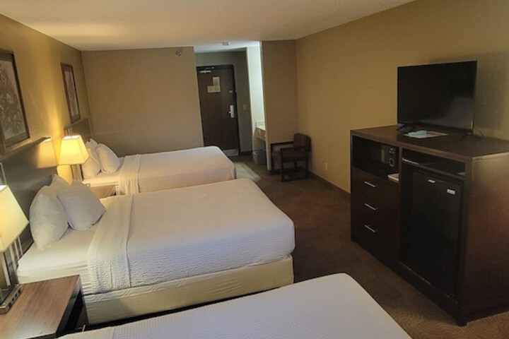 Room 13 of 21