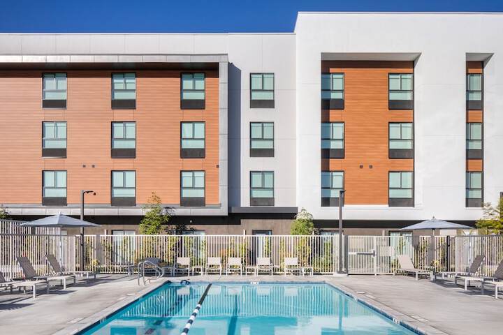 Ayres Hotel San Diego South - Chula Vista