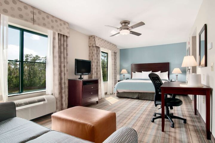 Room 12 of 19