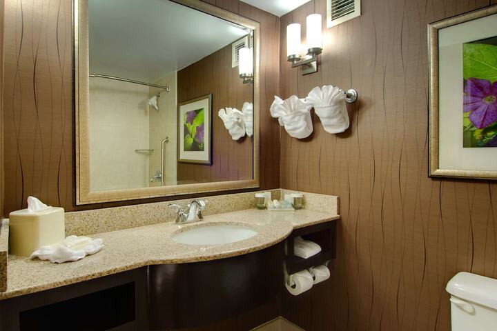 Room 13 of 27