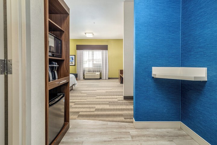 Room 311 of 348