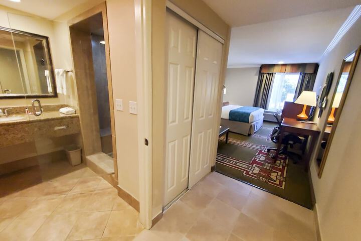 Room 15 of 30