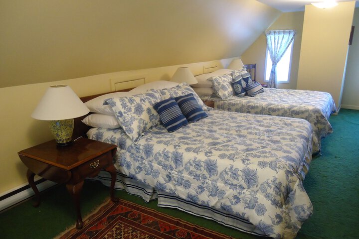 Room 9 of 14