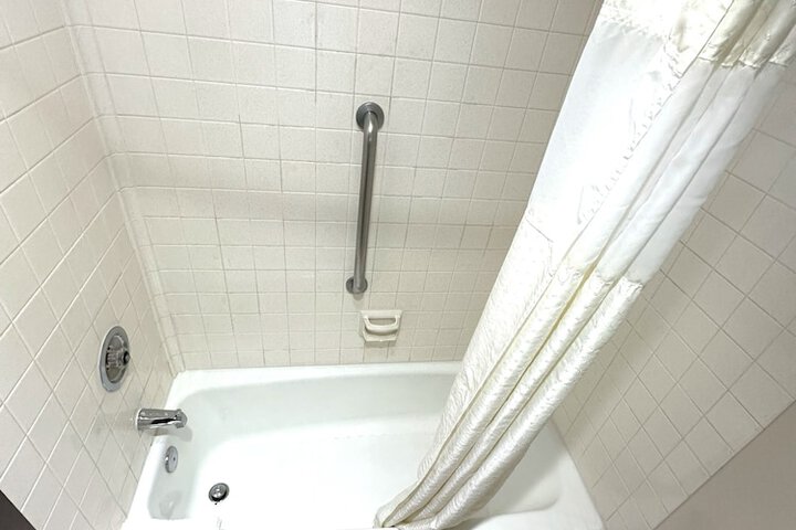 Room 70 of 163