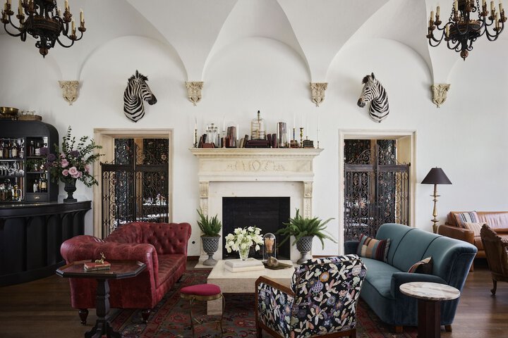 Lounge 65 of 68