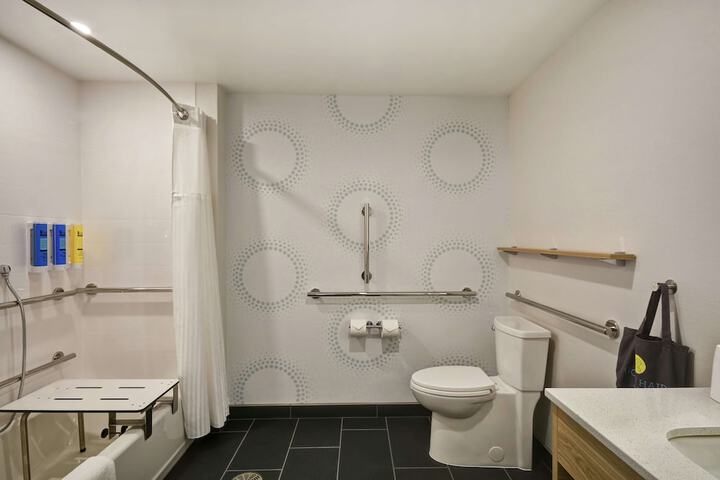 Room 12 of 35