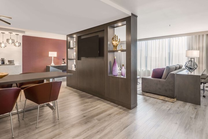 Room 34 of 69