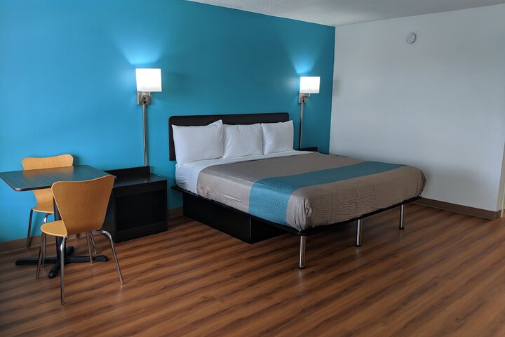Room 22 of 37