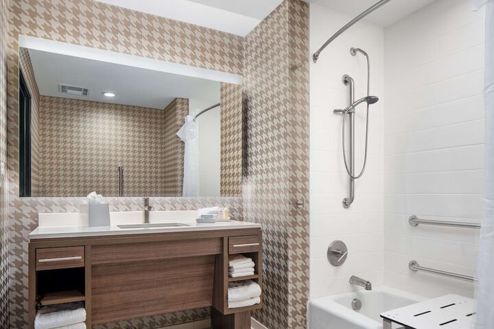 Home2 Suites by Hilton Rowlett Rockwall Marina