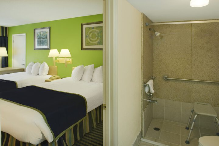Room 13 of 16