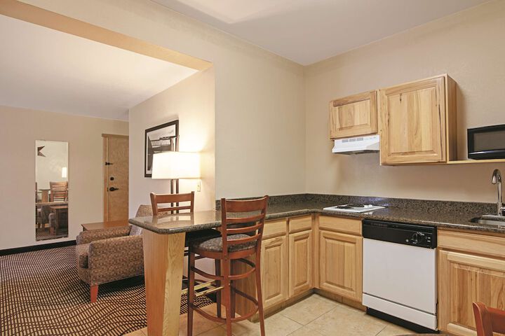 Best Western Plus Riverfront Hotel & Suites