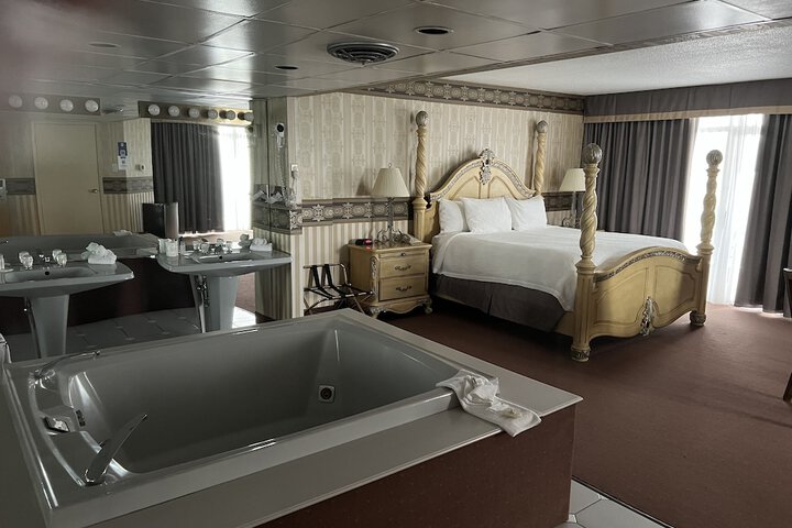 Room 43 of 53