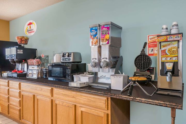 Breakfast/Coffee Service 13 of 17