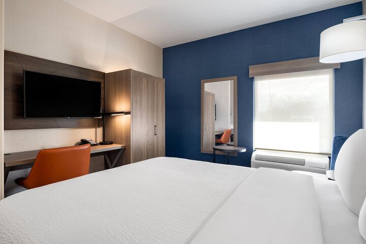 Room 34 of 63