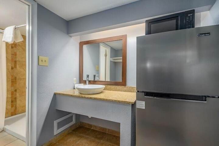 Room 15 of 21