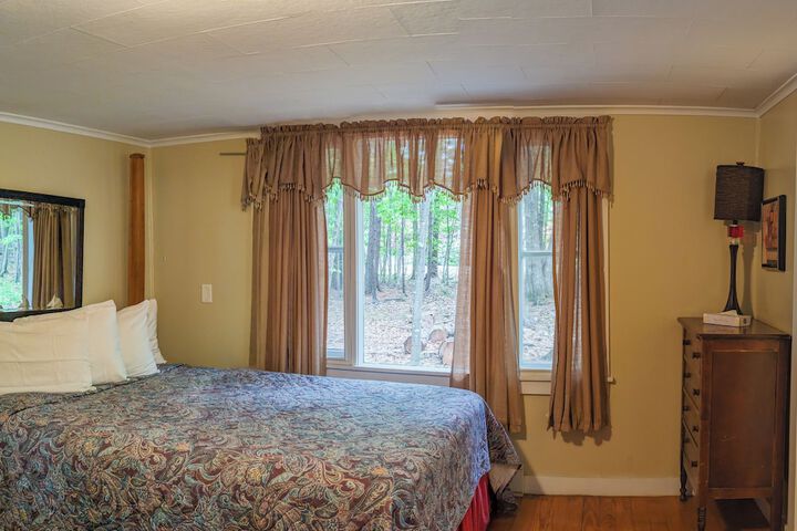 Room 120 of 183