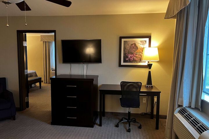 Room 33 of 42