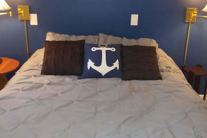 Room 4 of 36