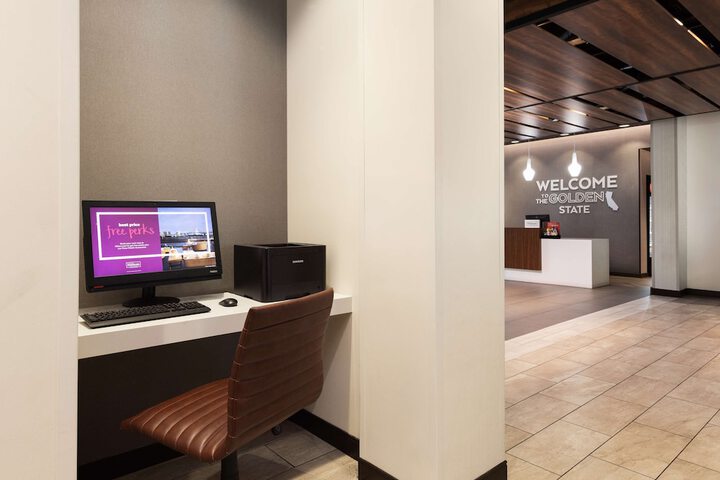 Business Center 22 of 22