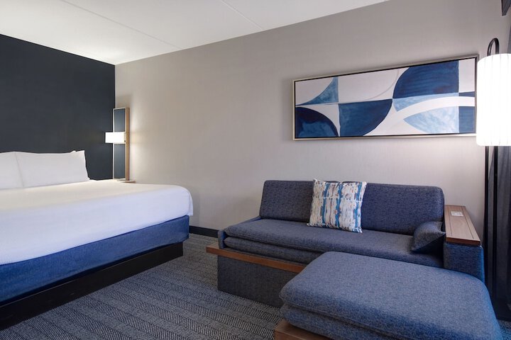 Room 33 of 58