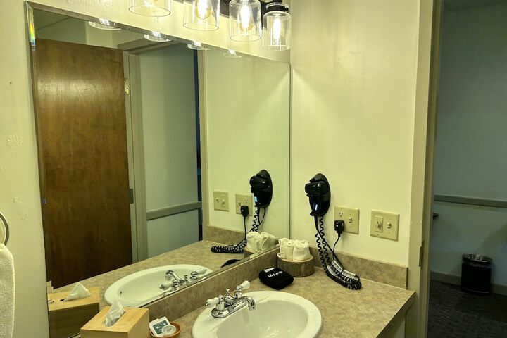Room 76 of 260