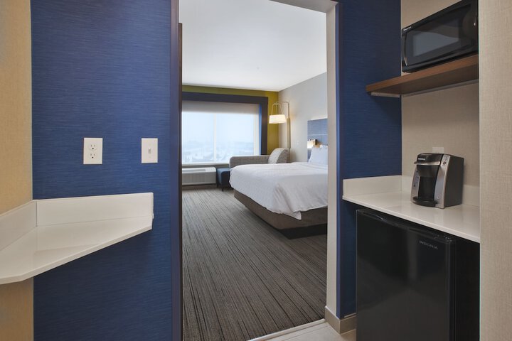 Holiday Inn Express Auburn Hills South by IHG
