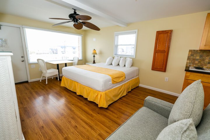 Room 19 of 32