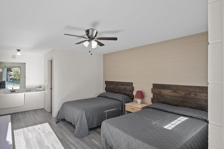 Room 14 of 37
