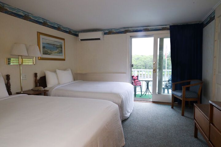 Room 8 of 8