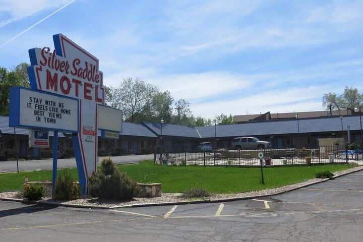 Silver Saddle Motel