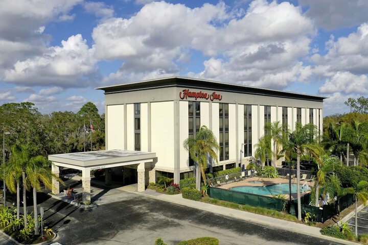 Hotel 2 of 32