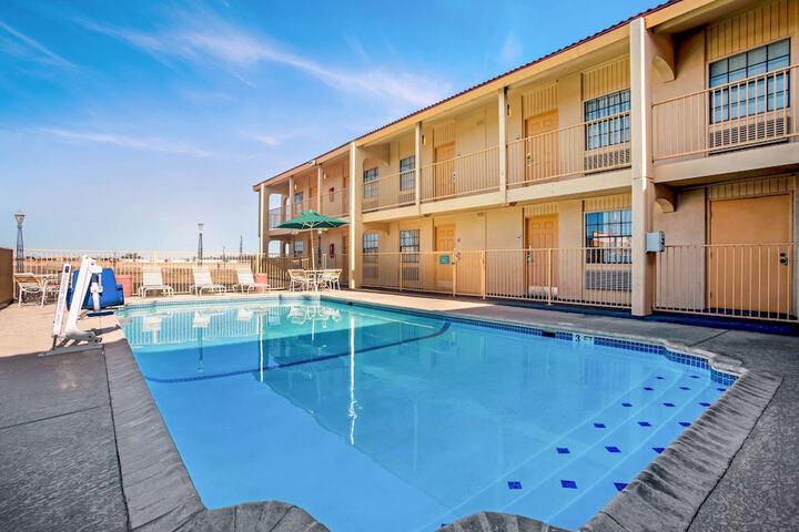 Pool 5 of 30