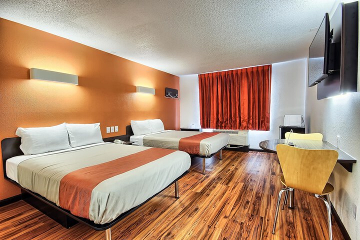 Room 43 of 48